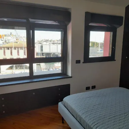 Bilocale Vista Mare Con Terrazzo-porto Antico- Parcheggio Scontato Apartment *