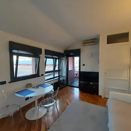 Apartment Bilocale Vista Mare Con Terrazzo-porto Antico- Parcheggio Scontato Genoa