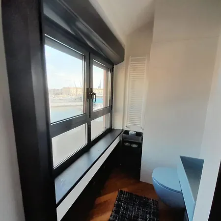 Bilocale Vista Mare Con Terrazzo-porto Antico- Parcheggio Scontato Apartment