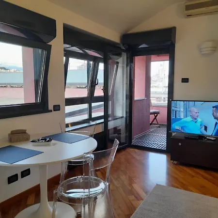 Bilocale Vista Mare Con Terrazzo-porto Antico- Parcheggio Scontato *