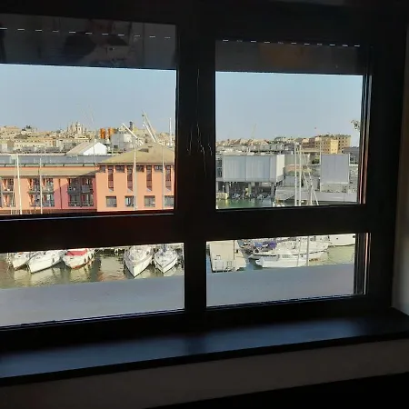 Apartment Bilocale Vista Mare Con Terrazzo-porto Antico- Parcheggio Scontato *